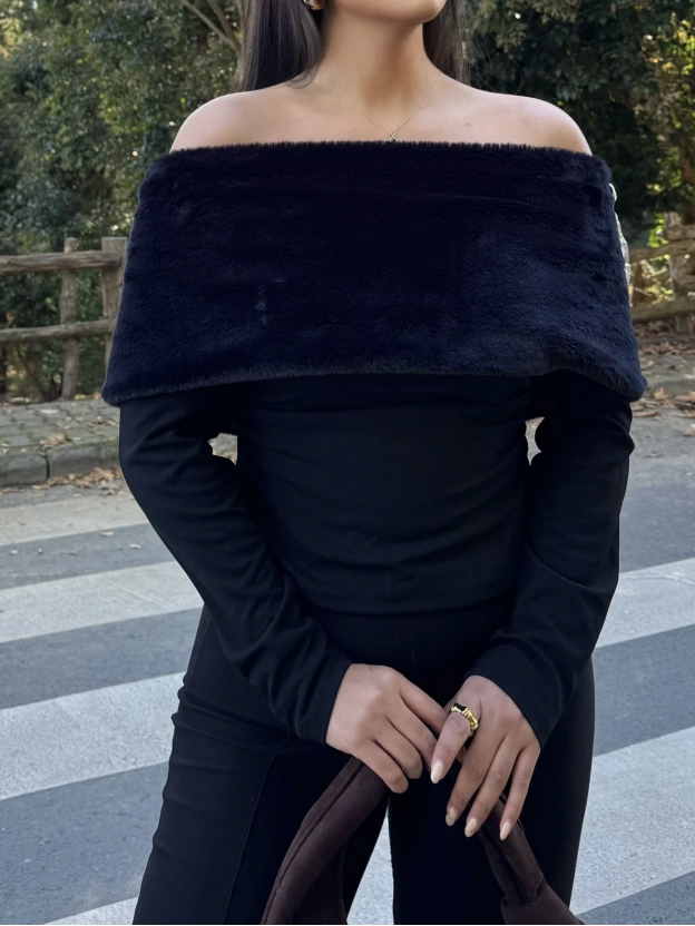 Siyah Kürk Detay Madonna Bluz