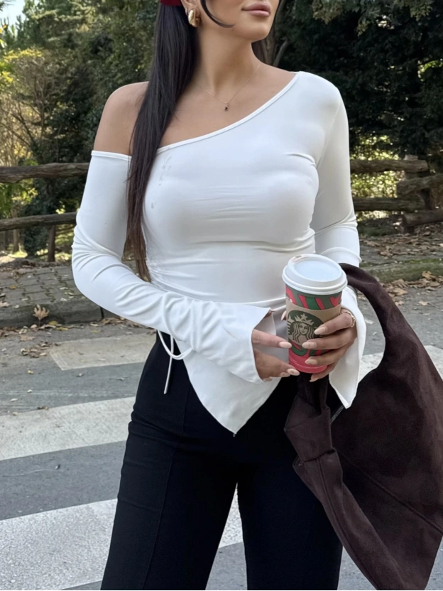 Beyaz Tek Omuz Büzgülü Asimetrik Crop