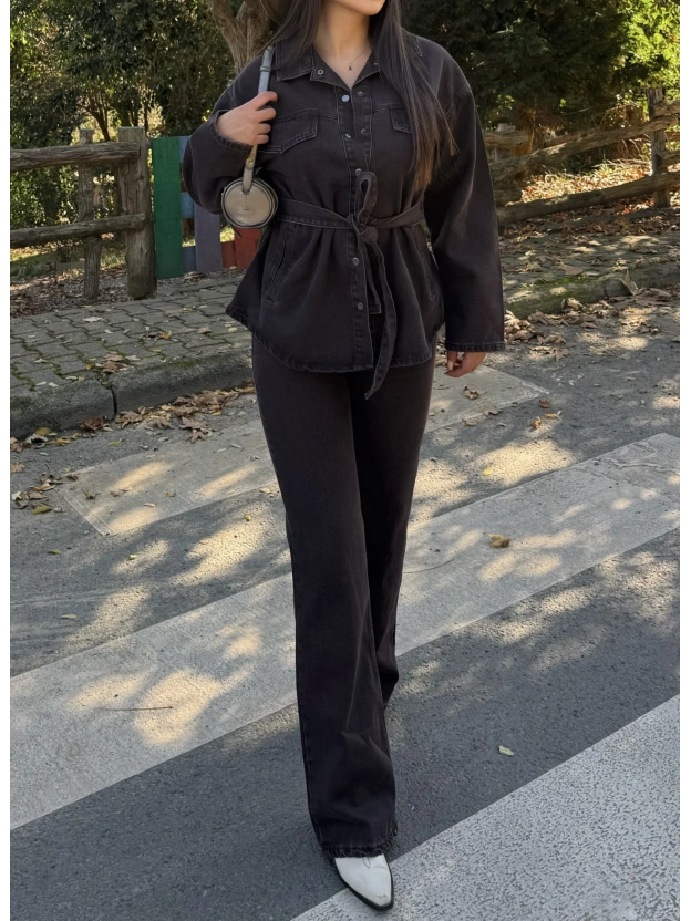 Kahverengi Kuşaklı Denim Takım