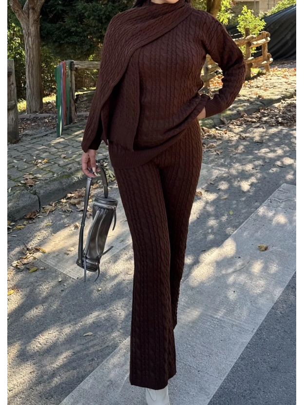 Kahverengi Üçlü Triko Takım