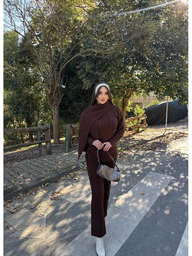 Kahverengi Üçlü Triko Takım