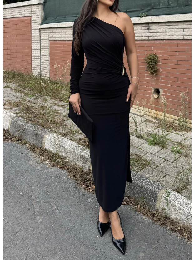 Siyah Tek Kol Tokalı Uzun Elbise