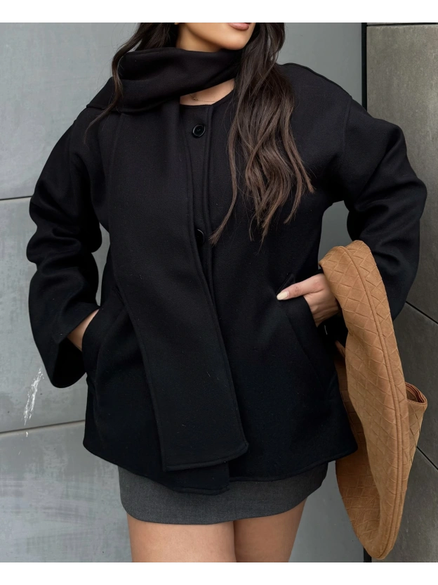 Siyah Atkılı Kaşe Mont