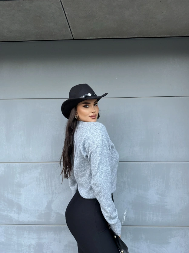 Gri V Yaka Premium Kazak