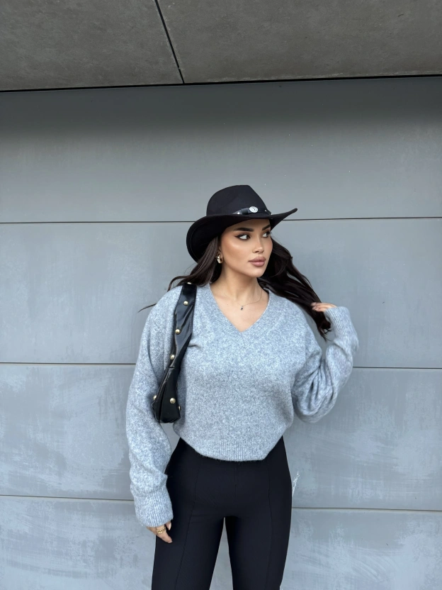 Gri V Yaka Premium Kazak