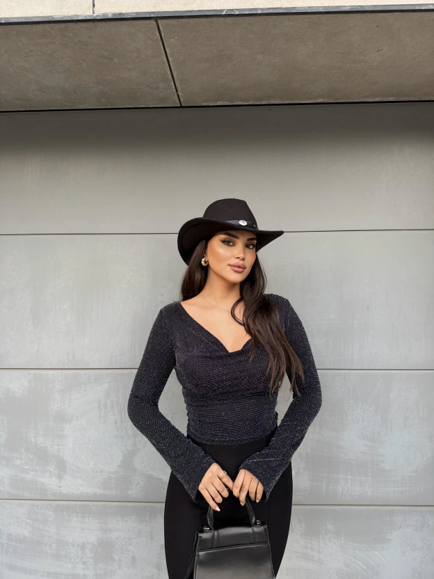 Siyah Buzzy Degaje Yaka Bluz