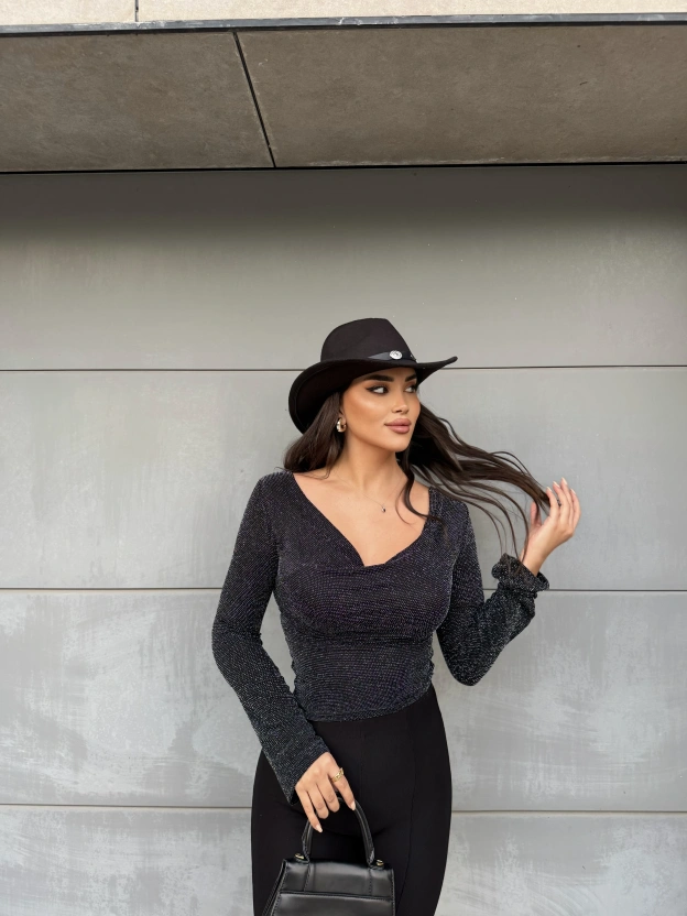 Siyah Buzzy Degaje Yaka Bluz