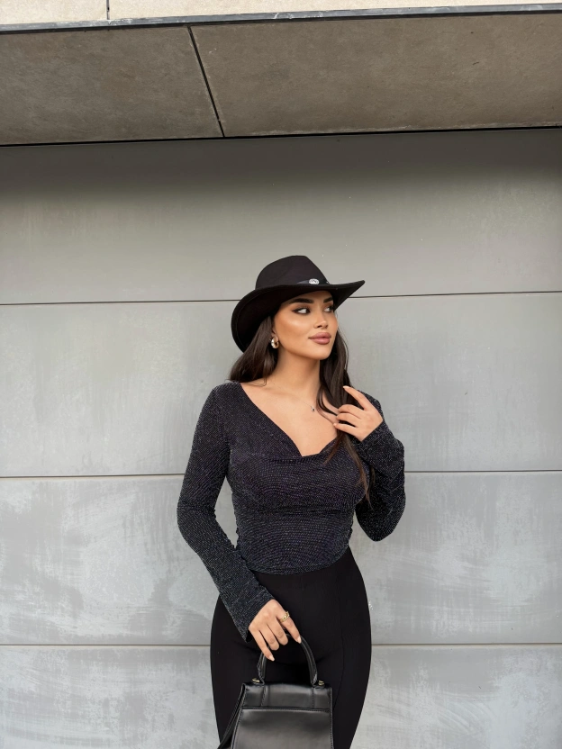 Siyah Buzzy Degaje Yaka Bluz