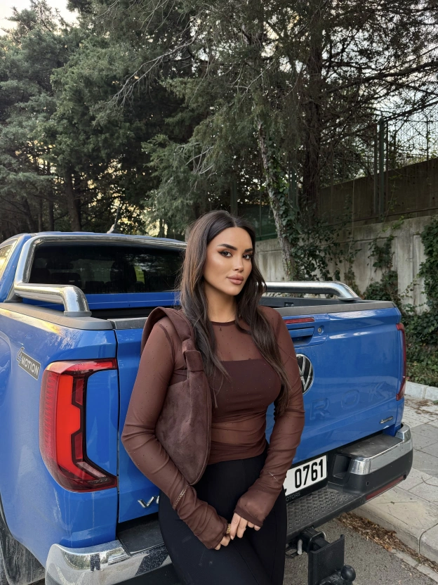 Kahverengi Taşlı Transparan bluz