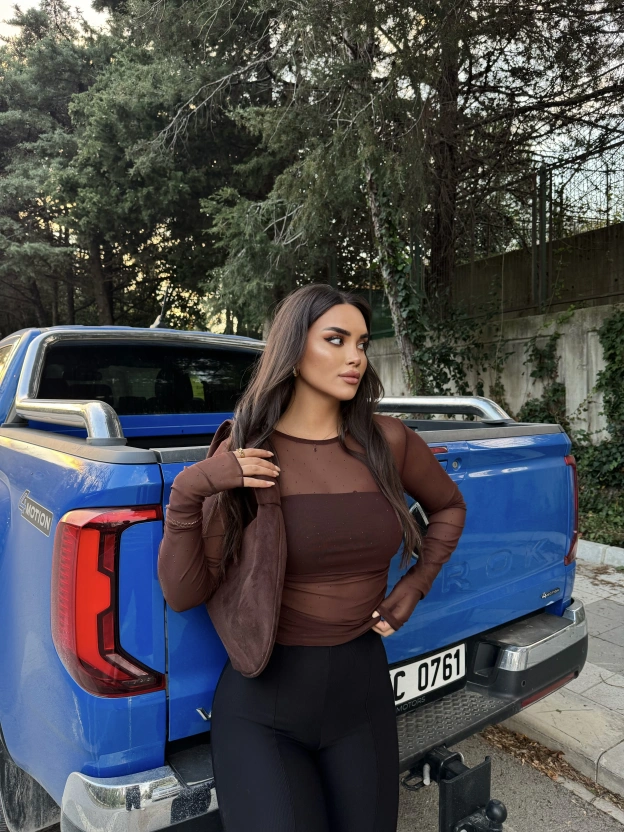 Kahverengi Taşlı Transparan bluz