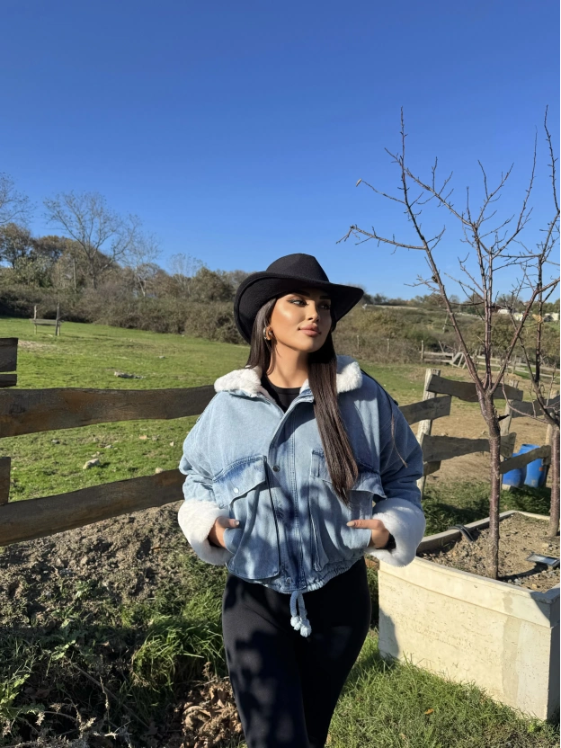 Mavi İçi Peluş Kot Mont