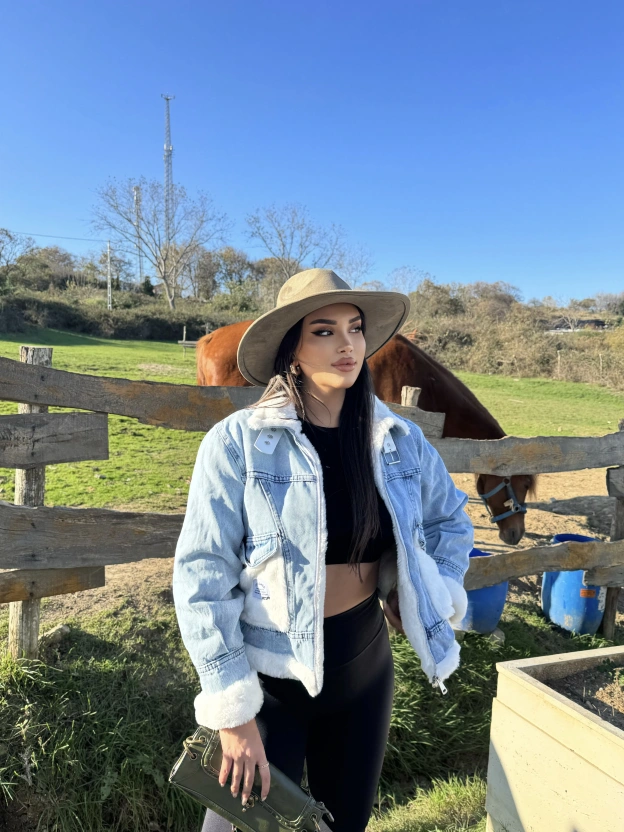 Mavi Peluş Cep Detay Mont