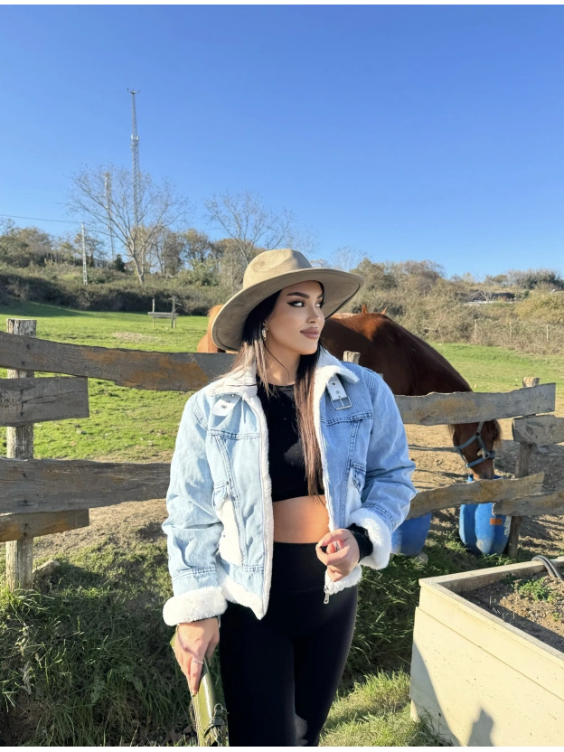 Mavi Peluş Cep Detay Mont