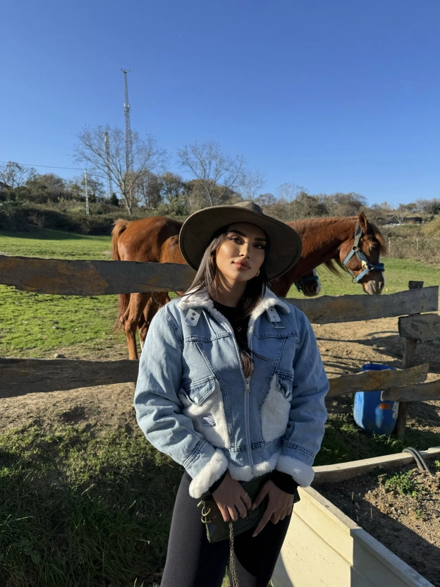 Mavi Peluş Cep Detay Mont