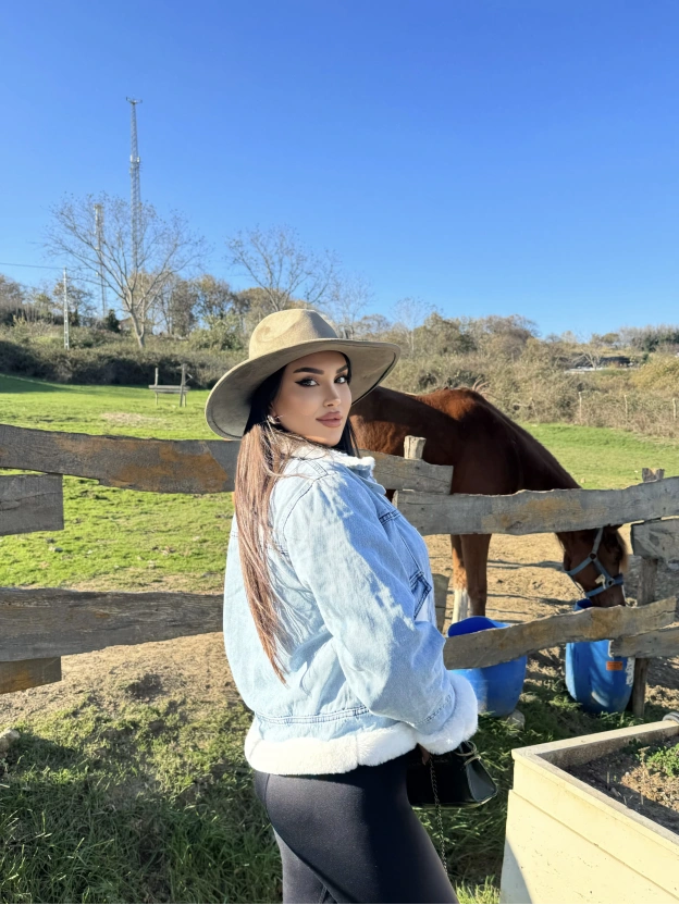 Mavi Peluş Cep Detay Mont