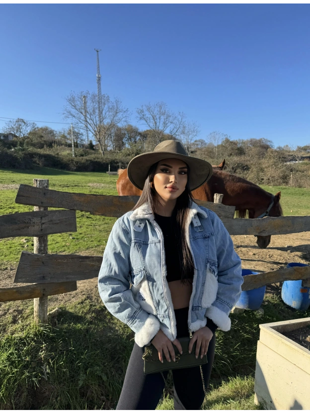 Mavi Peluş Cep Detay Mont