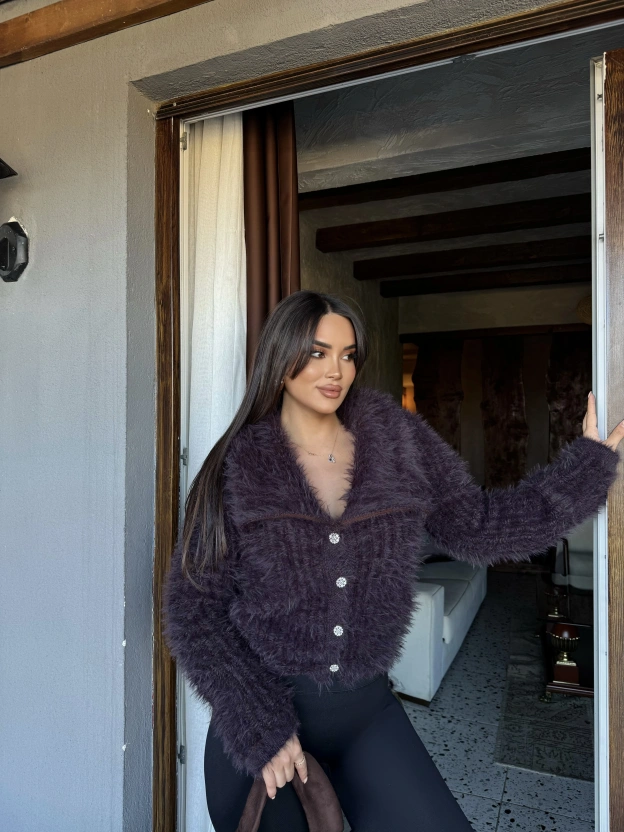 Kahverengi Polo Yaka Taşlı Yumoş Kazak