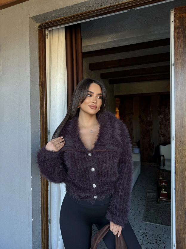 Kahverengi Polo Yaka Taşlı Yumoş Kazak