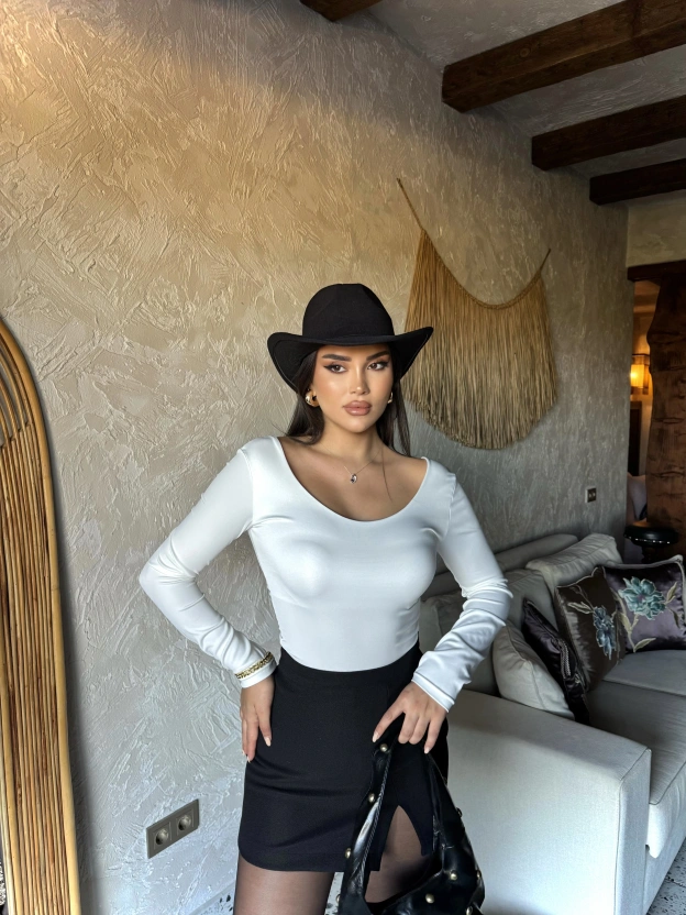 Beyaz Kare Yaka Bodysuit