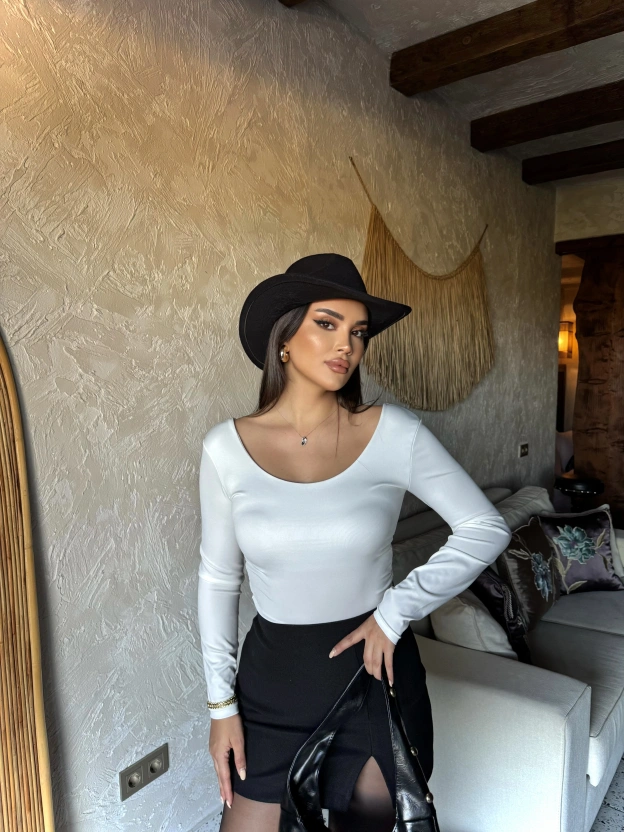 Beyaz Kare Yaka Bodysuit