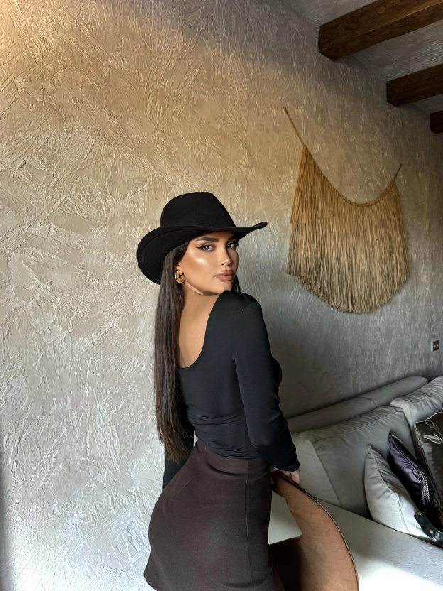 Siyah Kare Yaka Bodysuit