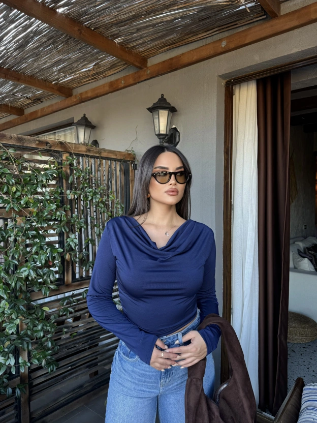 Lacivert Degaje Yaka Bluz