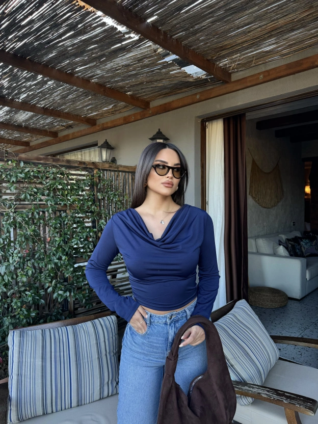 Lacivert Degaje Yaka Bluz