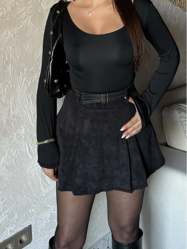 Siyah Kadife Çift Kemer Şort Etek