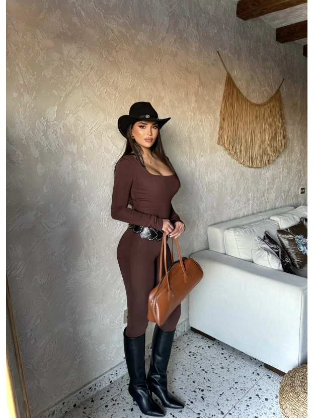 Kahverengi Kare Yaka Tulum