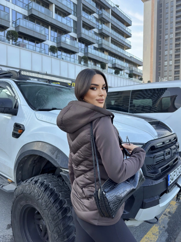 Kahverengi Kapüşonlu Range Mont