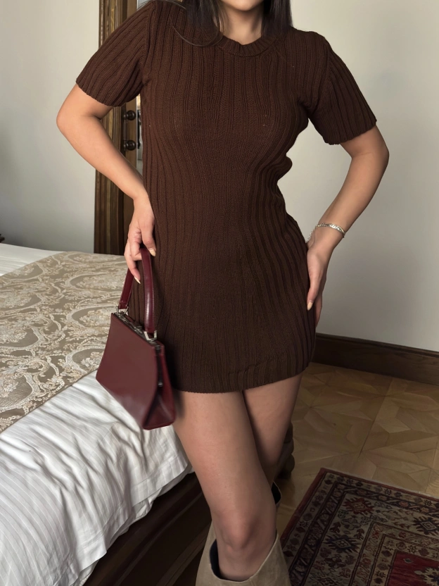 Kahverengi Kısa Kol Triko Elbise