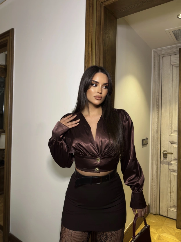 Kahverengi V Yaka Saten Bluz