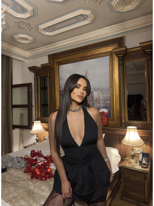 Siyah Fırfırlı Şortlu Mini Elbise