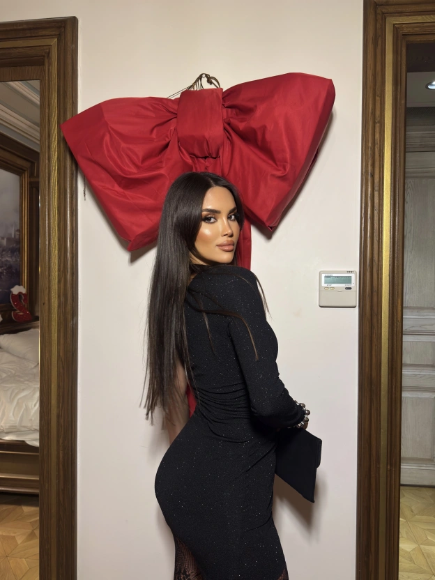 Siyah Tek Kol Drapeli Simli Elbise