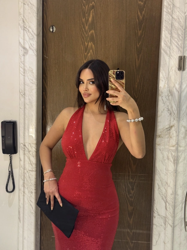 Kırmızı Payetli Boyundan Bağlamalı Uzun Elbise