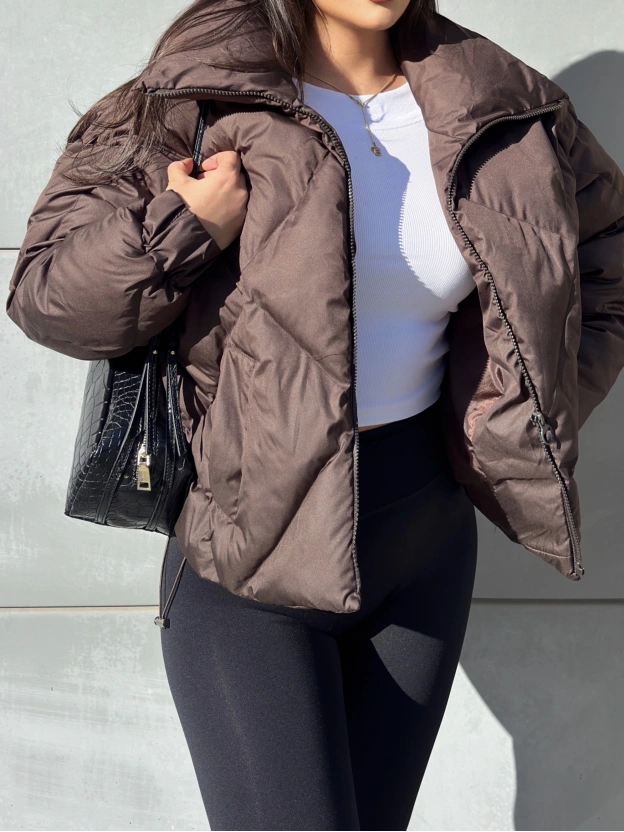 Kahverengi Dik Yaka Baklava Desen Mont