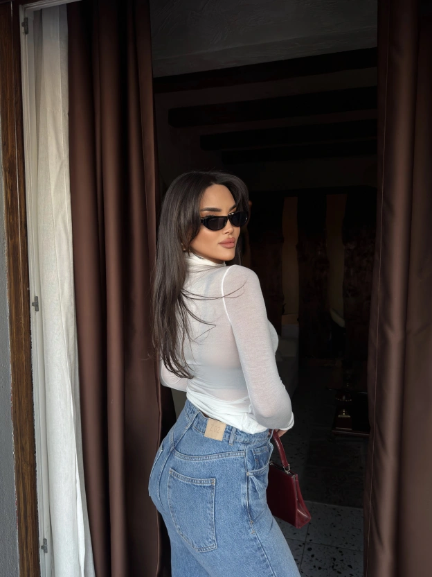 Beyaz Balıkçı Yaka Transparan Bluz