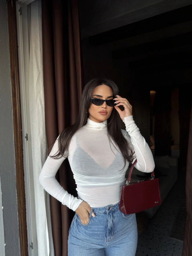 Beyaz Balıkçı Yaka Transparan Bluz