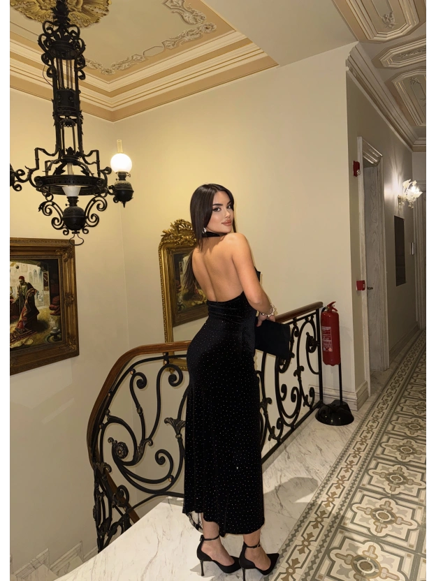Siyah Taşlı Güpür Detay Uzun Kadife Elbise