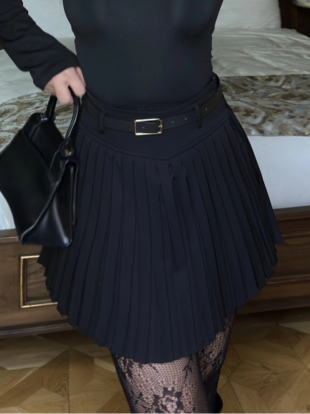 Siyah Piliseli Şort Etek