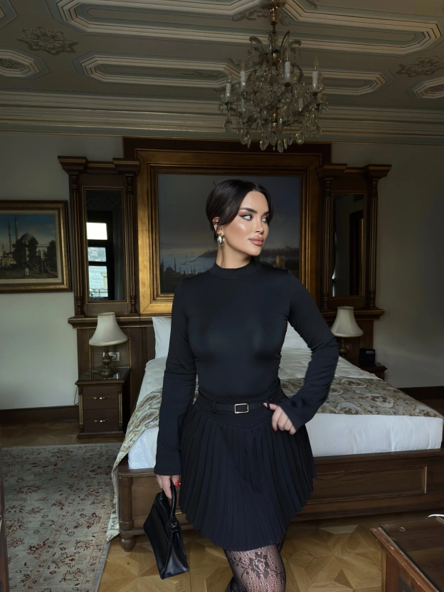 Siyah Piliseli Şort Etek