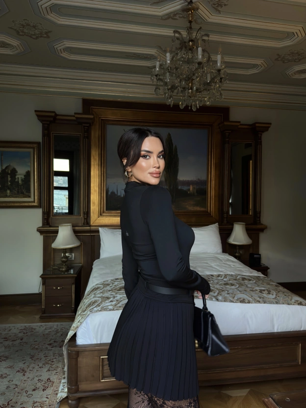 Siyah Piliseli Şort Etek