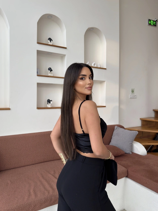 Siyah Kadife Büstiyer