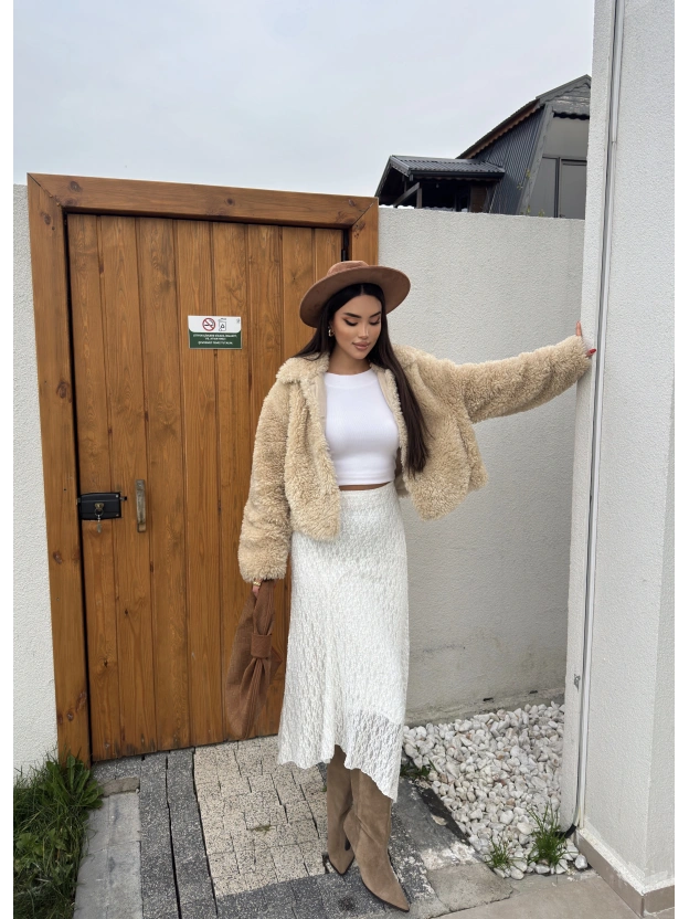 Beyaz Dantelli Asimetrik Etek