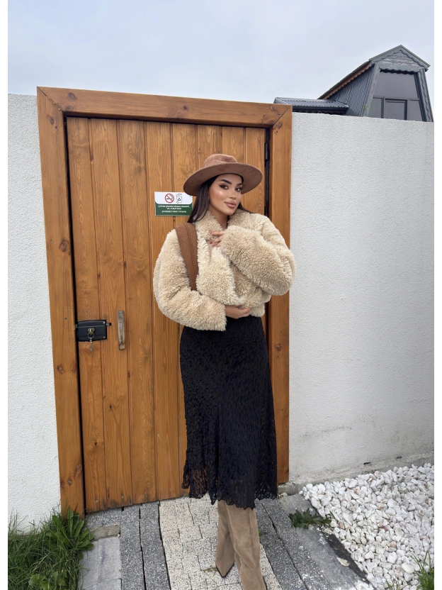 Siyah Dantelli Asimetrik Etek