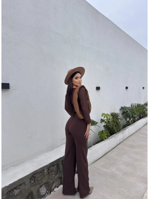 Kahverengi Kayık Yaka Basic Takım