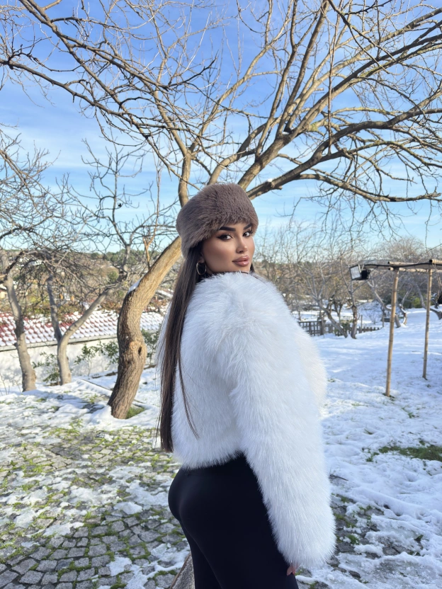 Beyaz Simli Crop Kürk Ceket