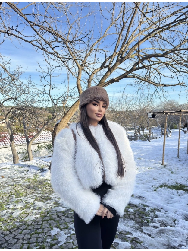 Beyaz Simli Crop Kürk Ceket