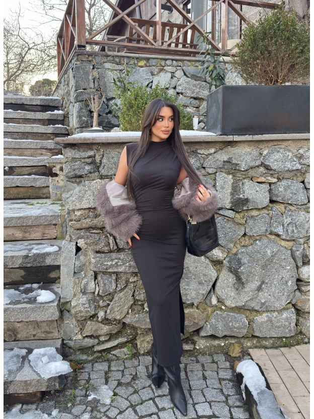 Siyah Kolsuz Yırtmaç Detay Uzun Elbise