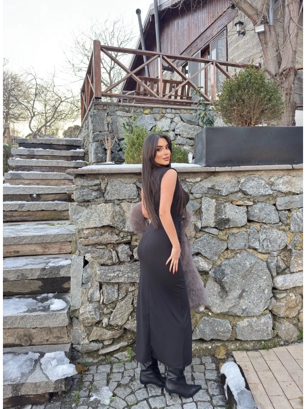 Siyah Kolsuz Yırtmaç Detay Uzun Elbise